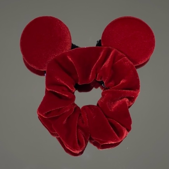 NWOT Red and Black Minni Mouse Scrunchies - Picture 2 of 4